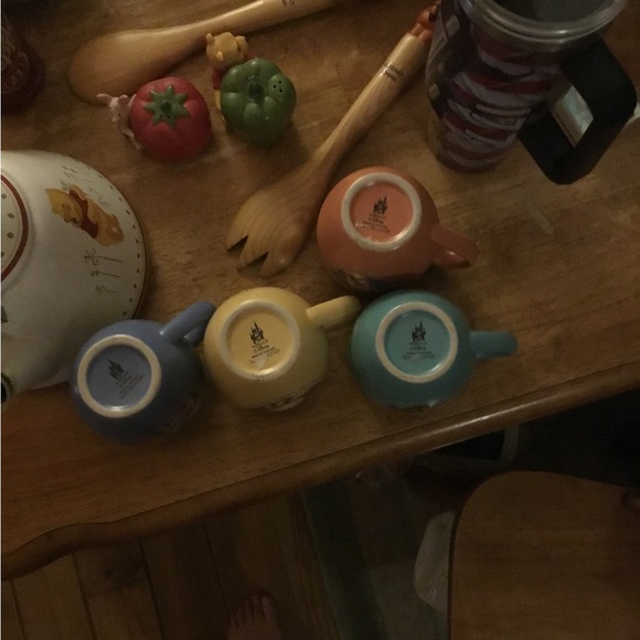 WINNIE THE POOH KITCHENWARE FROM DISNEY STORES - Picture 7 of 7